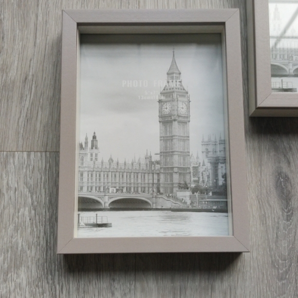 NIB Picture Frame Set - Picture 2 of 5